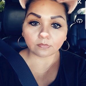 Meet your Posher, Raquel